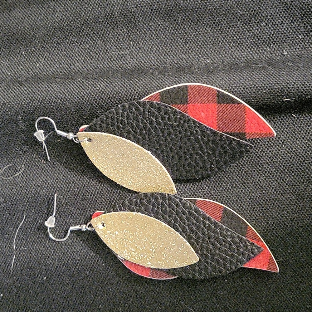 Earrings - Picture 1 of 1
